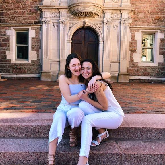 Meet your Posher, Sarah - Picture 1 of 1